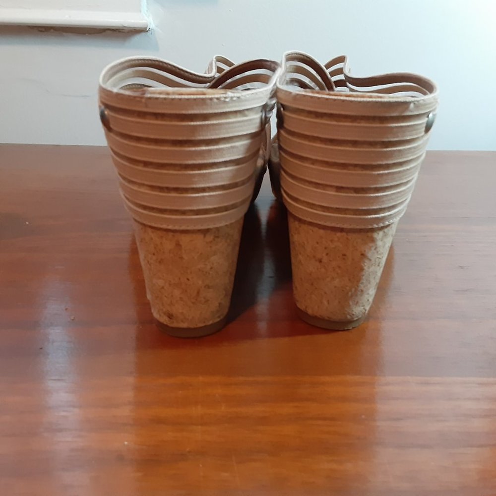 LUCKY BRAND MILLER Beige Criss Cross Strap Cork Wedge Slide Sandals - Picture 7 of 13